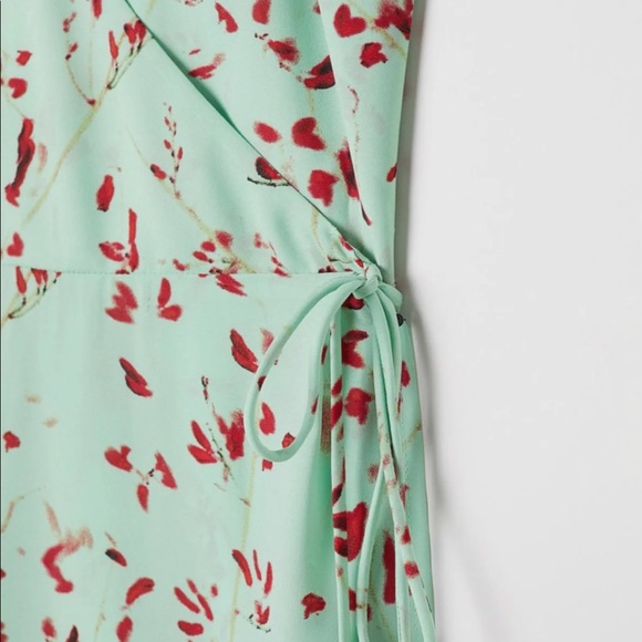 Long wrap dress - Picture 2 of 4